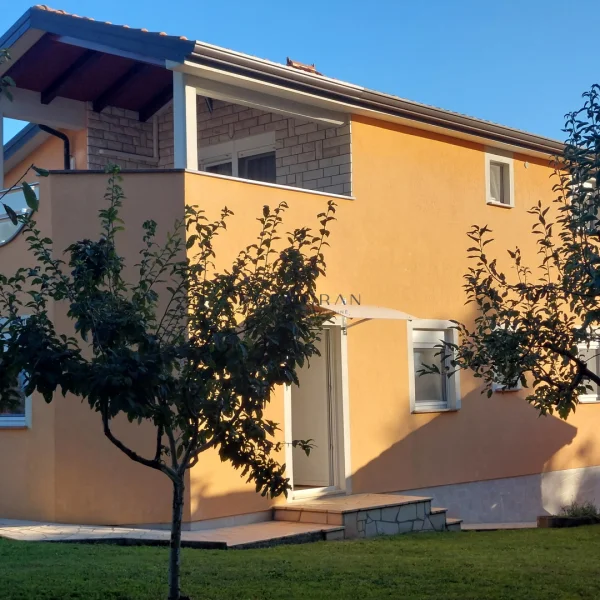 Samostojeća kuća blizu Umaga